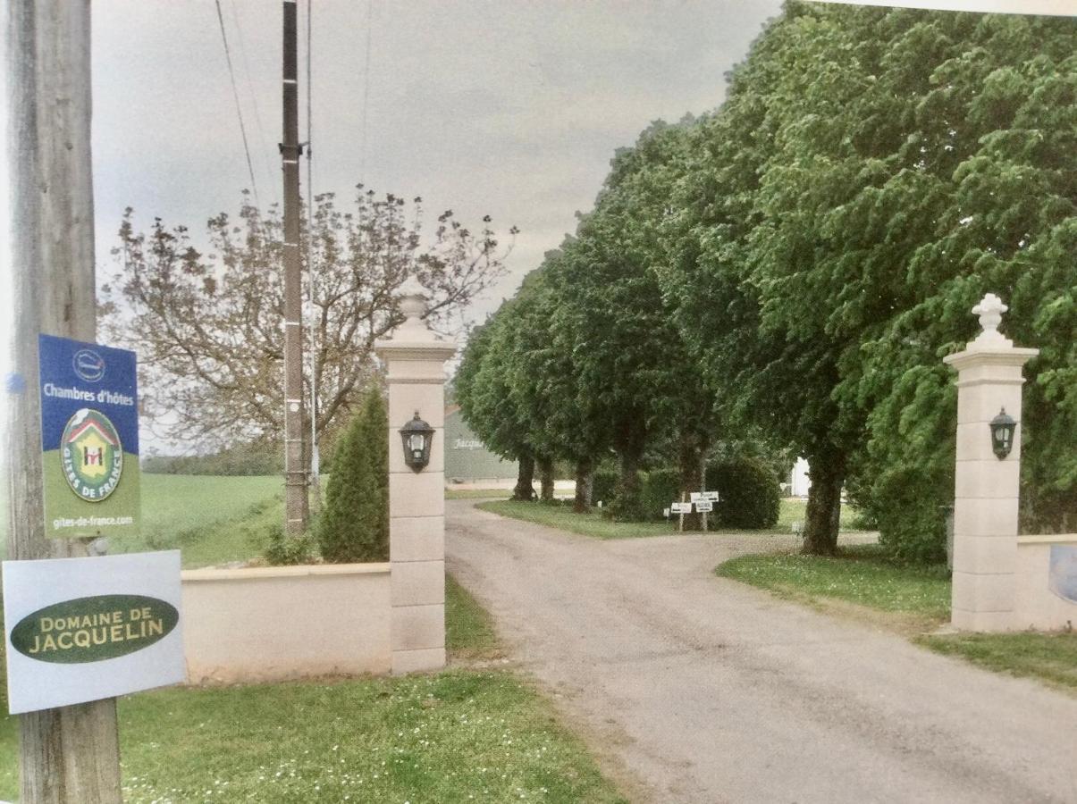 Chambres D'Hotes Du Domaine De Jacquelin Saint-Germain-du-Puy Εξωτερικό φωτογραφία