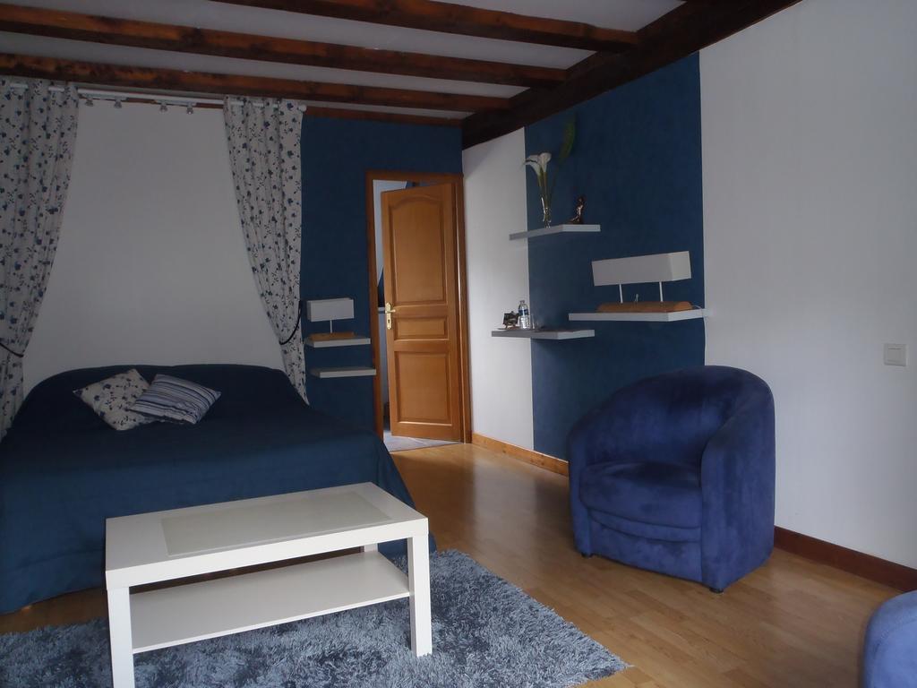 Chambres D'Hotes Du Domaine De Jacquelin Saint-Germain-du-Puy Δωμάτιο φωτογραφία